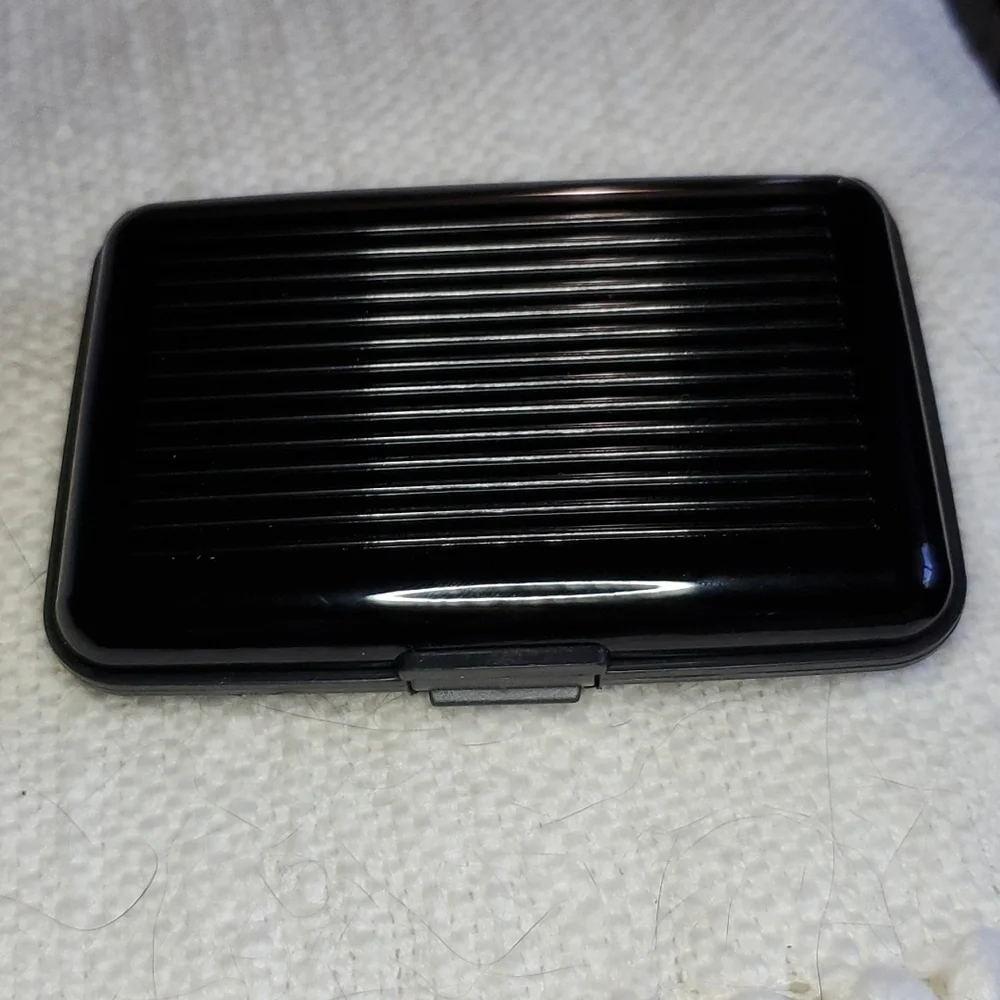 Discreet Mini Wallet - Picture 3 of 5